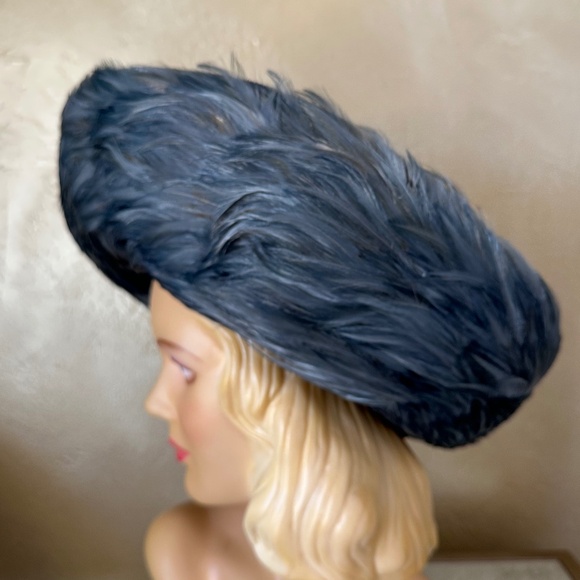 SHOWSTOPPER DESIGNER JACK MCCONNELL GRAY FELT WIDE BRIM HAT + BLUE/GRAY FEATHERS - Picture 9 of 13